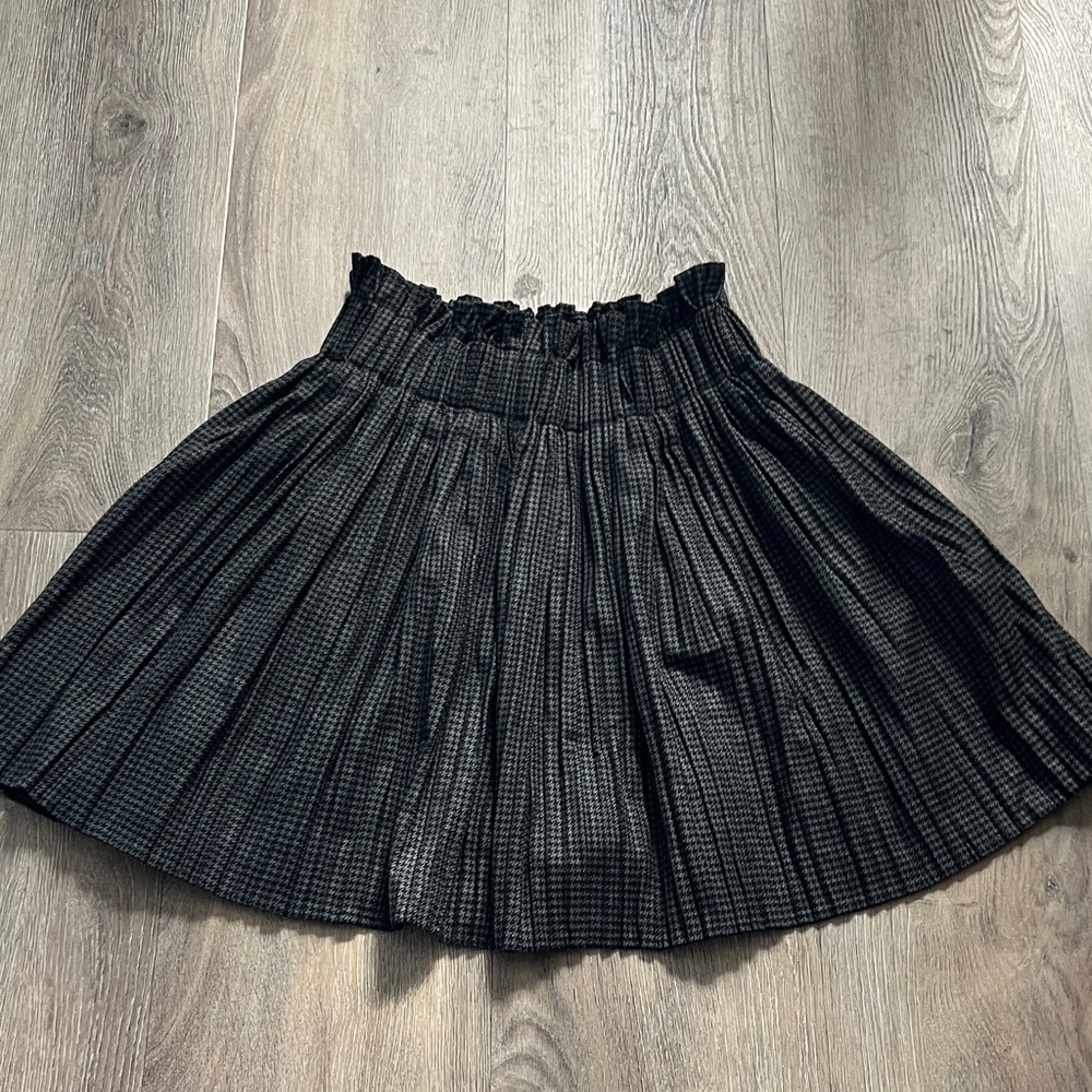 Zara Pleated Women's Skirt